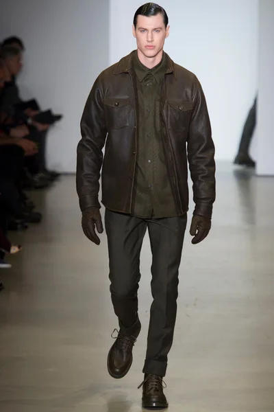 Look 25